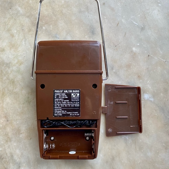 Vintage Philco Beach Boy Transistor Radio - Picture 4 of 8